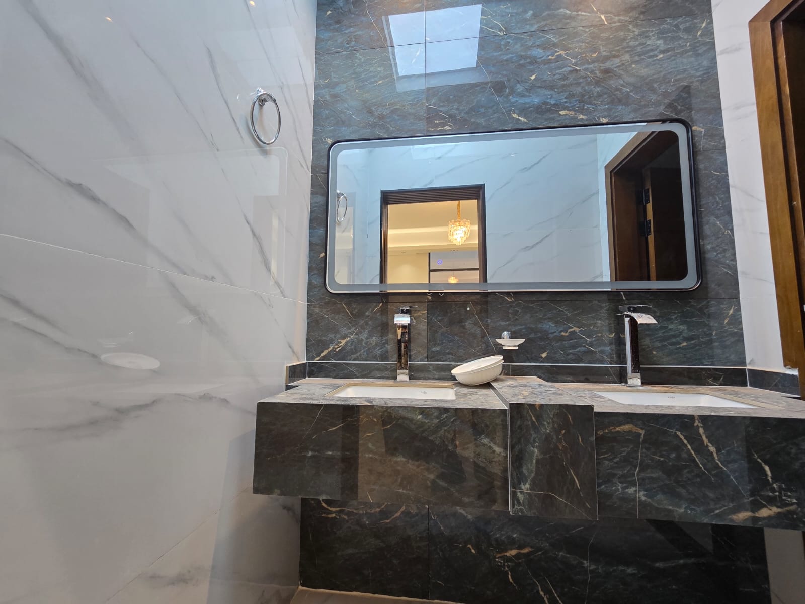 CORNER LUXURY VILLA - 7 MASTER ROOM – photo 8